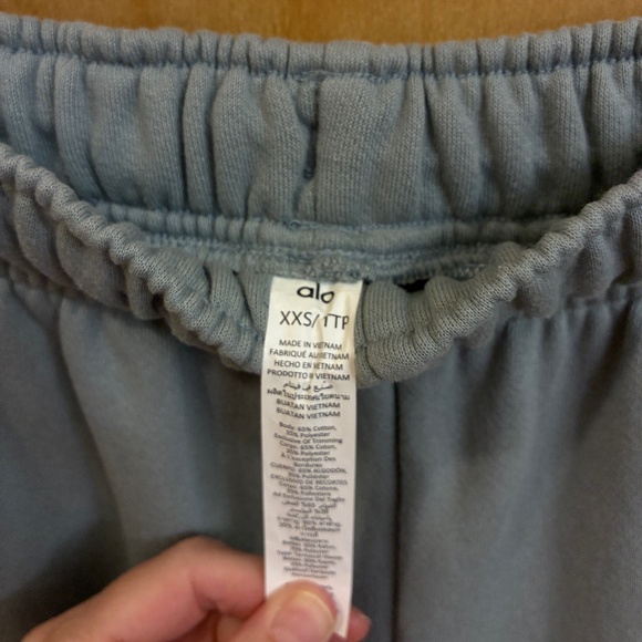 ALO Yoga Accolade Sweatpants. Size XXS in Cosmic Grey - Picture 2 of 7